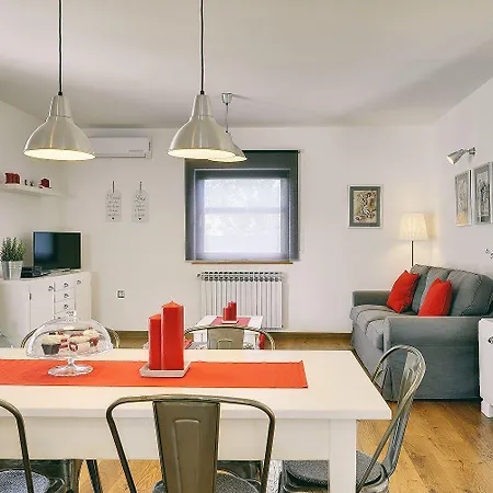 Traumhafte Mit Privatem Pool, Wlan, Kinderspielplatz Und Grossen Garten Mit Grill Holiday home Marcana